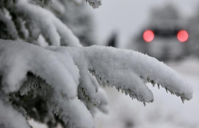 Heavy snowfall in the Alps, the Gotthard tunnel temporarily closed