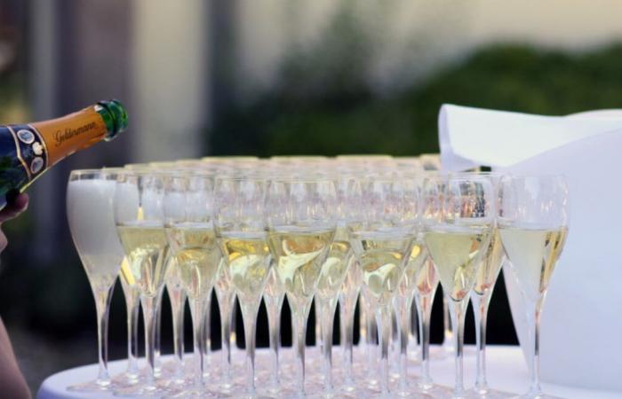 Amazon hits hard with these 3 famous champagnes at never-before-seen prices