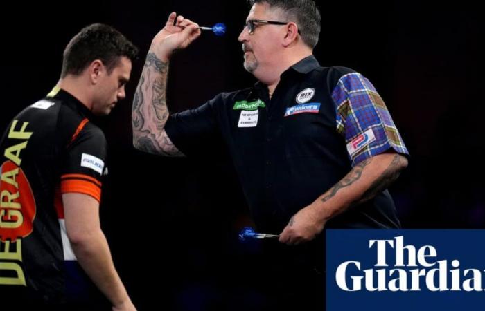 Former champion Gary Anderson crashes out of PDC world championship | PDC World Championships