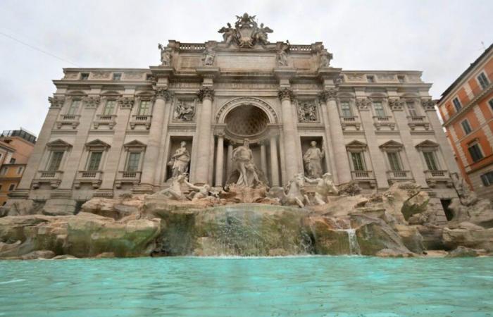 Rome's Trevi Fountain reopens after cleaning