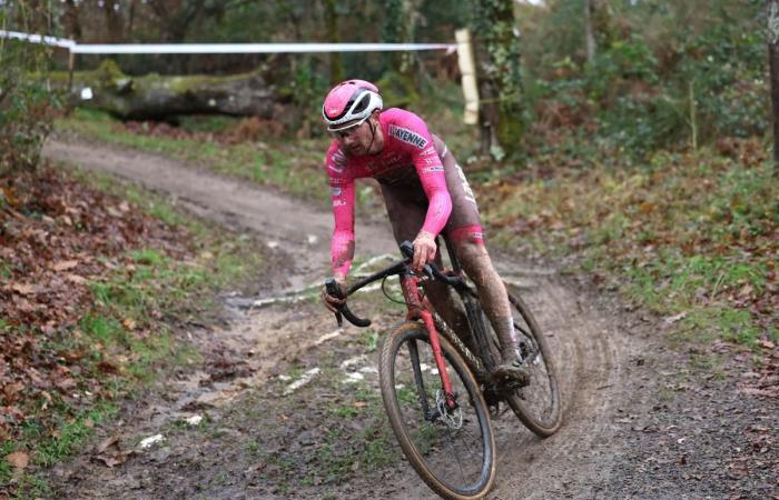 Joshua Dubau lights up the Montbron-Eymouthiers cyclo-cross