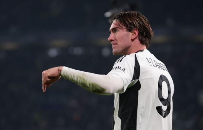 Manchester United want to beat Arsenal for this Juventus striker