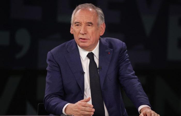 François Bayrou begins his mandate with historically low popularity