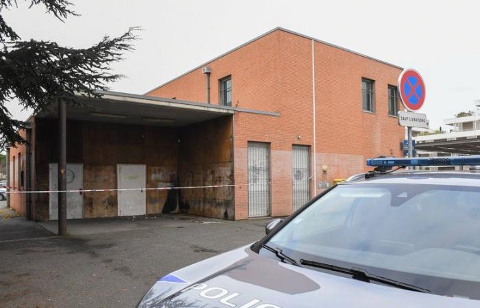 INFO LA DEPECHE. They blow up the access door of a La Poste bank ATM and take 400,000 euros