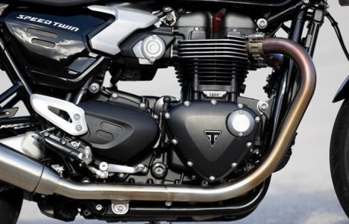 With the test of the new Triumph Speed ​​Twin 1200, we discover that classic sport is gaining ground