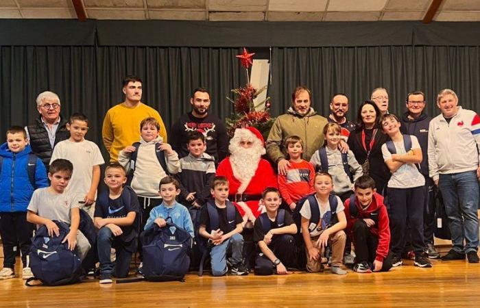 Valence-d’Agen. Santa Claus visited the Avenir Valencian rugby school