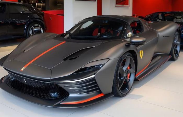 Driver Carlos Sainz received his luxurious Ferrari after leaving the Italian team