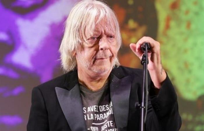 Renaud angry at criticism of his health and voice