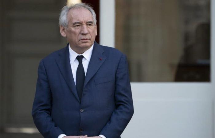 Live. The government not yet formed, already record unpopularity for François Bayrou