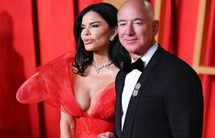 Jeff Bezos denies $600 million Christmas wedding to Lauren Sánchez