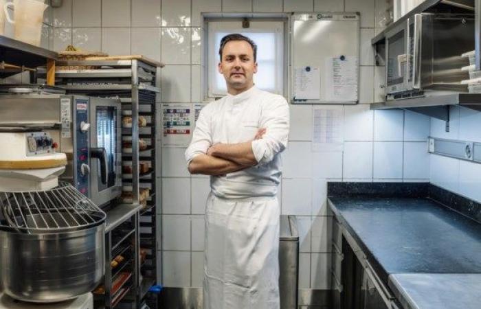 Employee files a complaint against Hof van Cleve's chef, Floris Van Der Veken