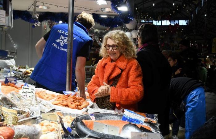 A few hours before New Year's Eve, fill your basket at the Halles de Narbonne market