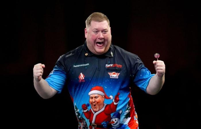 Ricky Evans edges Dave Chisnall in sudden death