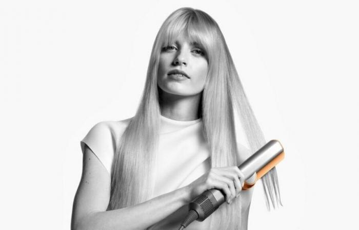 This promo code will lower the price of the Dyson Airstrait™ straightener