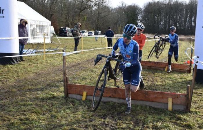 Quentin Du Mouza wins the Saint-Maixme-Hauterive cyclo-cross