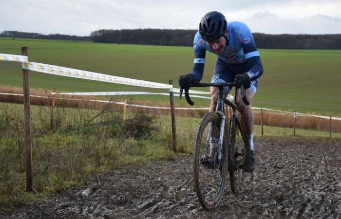 Quentin Du Mouza wins the Saint-Maixme-Hauterive cyclo-cross