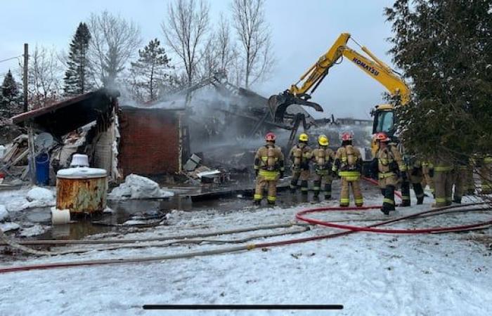 Fire destroys building in Abercorn