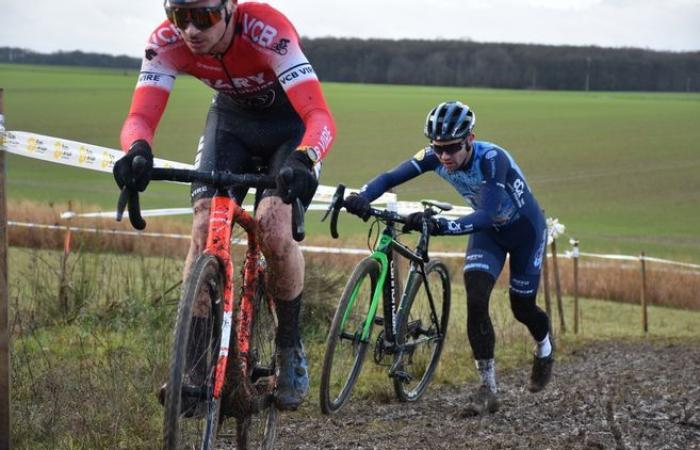 Quentin Du Mouza wins the Saint-Maixme-Hauterive cyclo-cross