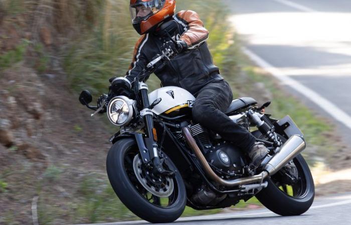 With the test of the new Triumph Speed ​​Twin 1200, we discover that classic sport is gaining ground