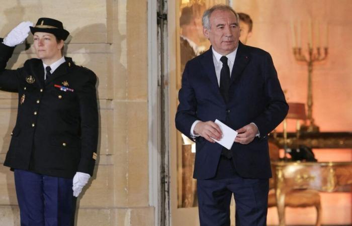 10 days after the appointment of François Bayrou to Matignon, the announcement of the list of ministers still pending