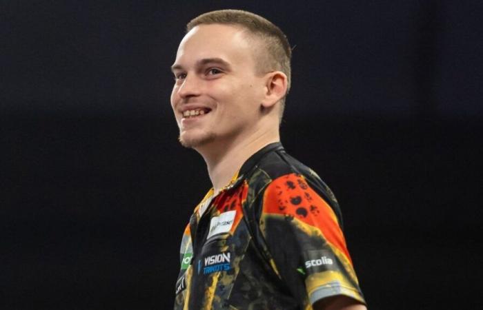 Prolific from Pikachu: Ricardo Pietreczko hands Gian van Veen another early TV exit at PDC World Darts Championship