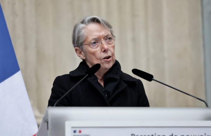 Elisabeth Borne defends the importance of “finding the path to institutional stability” during the transfer of power to the Ministry of Education