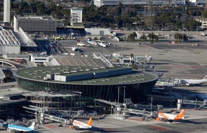 At Nice airport, a homeless man manages to get onto the runway… via the baggage carousel