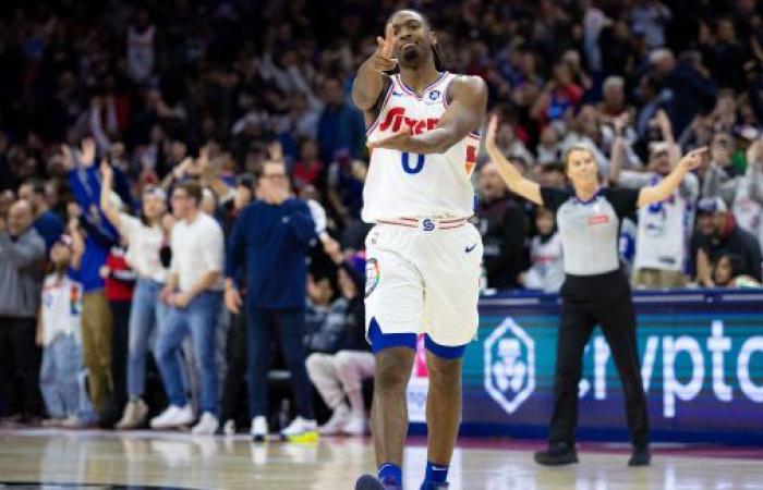 Tyrese Maxey brings down Victor Wembanyama and the Spurs!