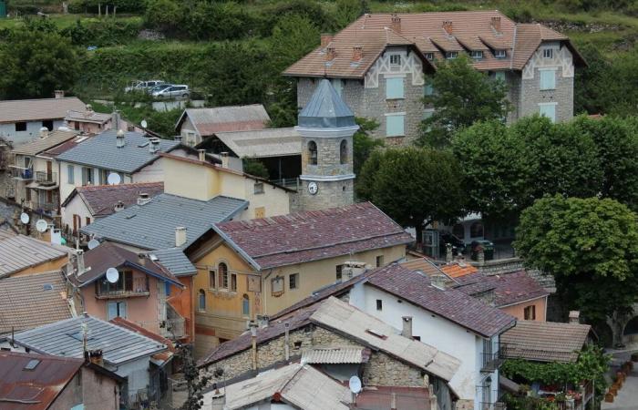 Near Nice. According to INSEE, the number of inhabitants of this municipality has exploded