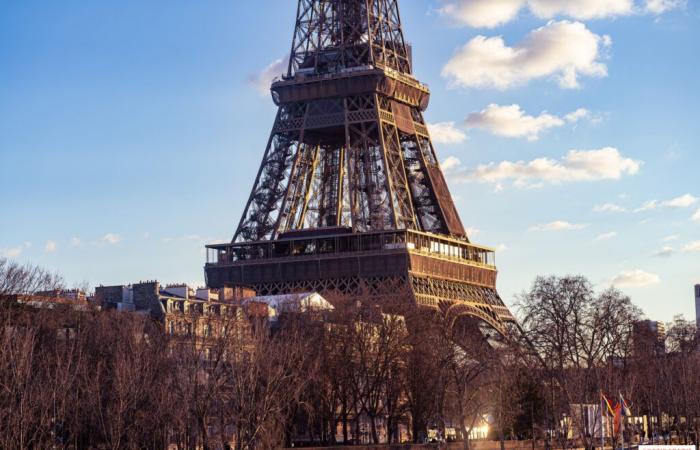 Paris: evacuation of the Eiffel Tower after a technical incident on December 24