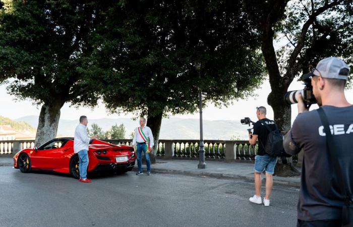 A Ferrari shuttle in Cortona