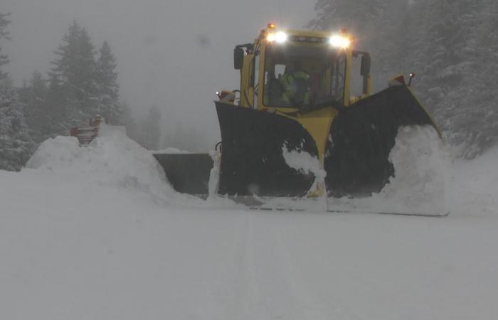 behind the wheel of snow plows, they clear the mountain roads despite the difficult conditions