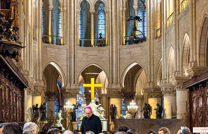 How can I participate in the Christmas Masses at Notre-Dame de Paris?