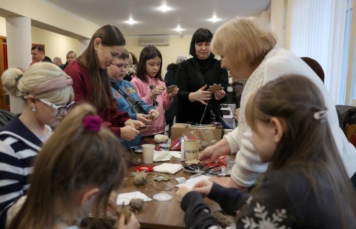 In Ukraine, exiles bring Bakhmut back to Christmas time