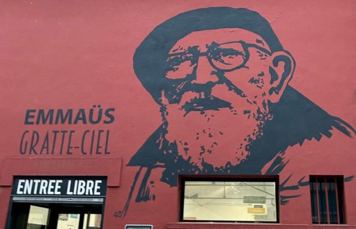 His portrait will be removed from the facade of this Emmaüs in Villeurbanne