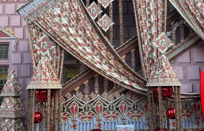 a fabric full of symbols to celebrate the 800 years of the city