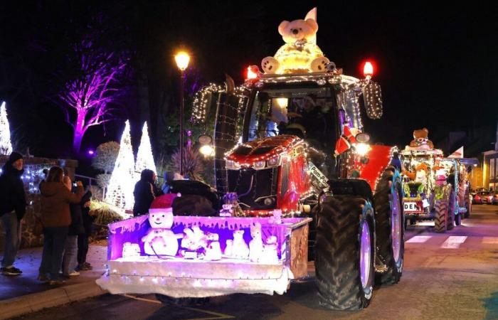 IN PICTURES. Put together in record time, the beautiful parade of illuminated tractors near Saint-Malo