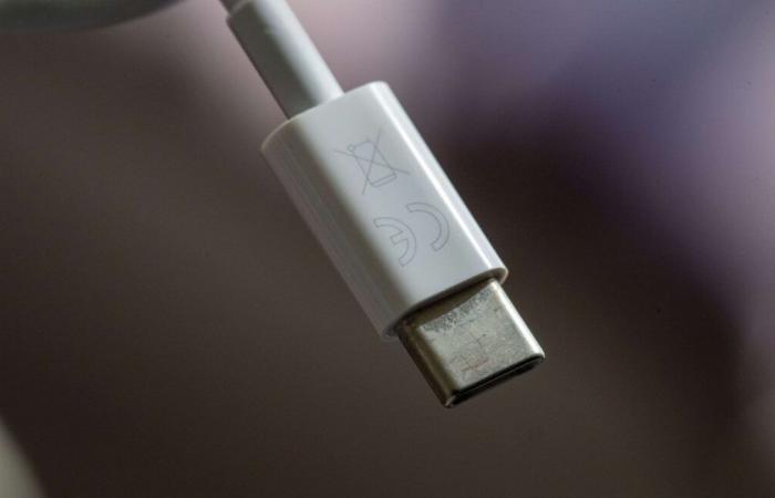 The universal USB-C charger becomes mandatory on December 28 for mobiles, what changes