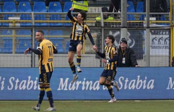 Juve Stabia defends its supporters and Romano Mussolini after the Roman salutes affair