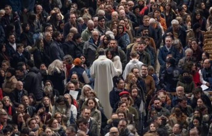 IN PICTURES. Thousands of people gathered at Notre-Dame de Paris for the first Christmas masses since the reopening of the cathedral