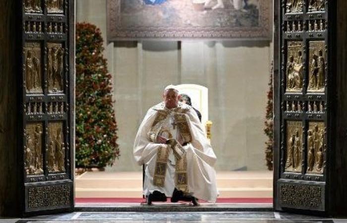 Pope at Christmas Urbi et Orbi: May we become pilgrims of hope, peace, and unity