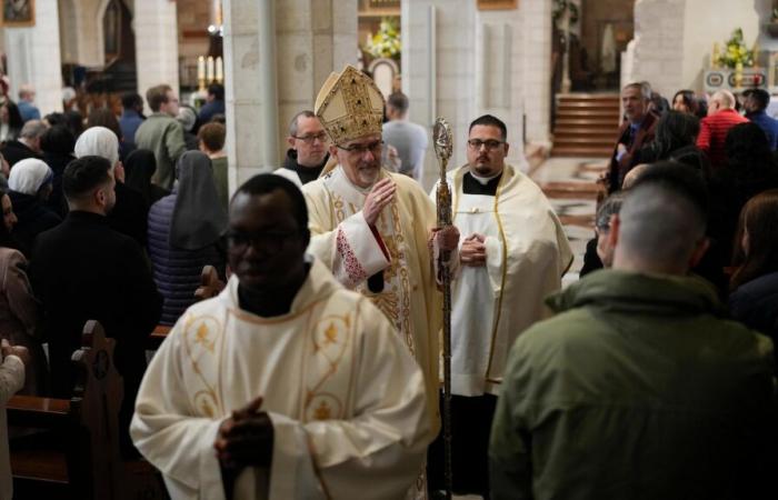 Pilgrims traverse Vatican Holy Door as Christmas marks start of the 2025 Holy Year