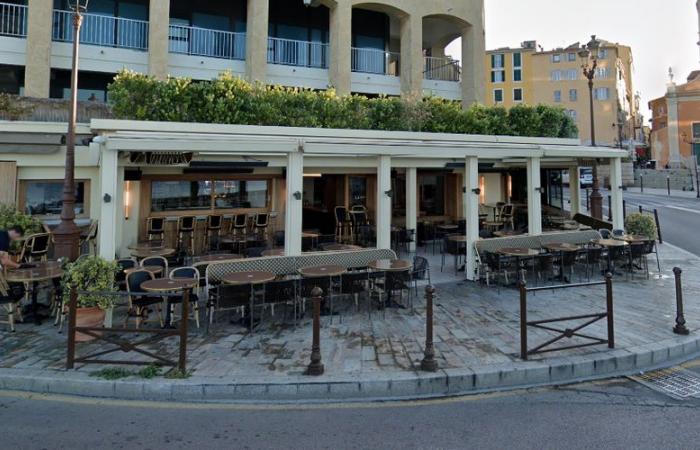 The 43-year-old man wanted for fatal shootings in a bar in the center of Ajaccio surrendered to the police on Wednesday evening