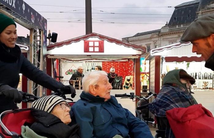 VIDEO. Thanks to these three-wheelers, elderly people can also enjoy Christmas lights in Le Mans