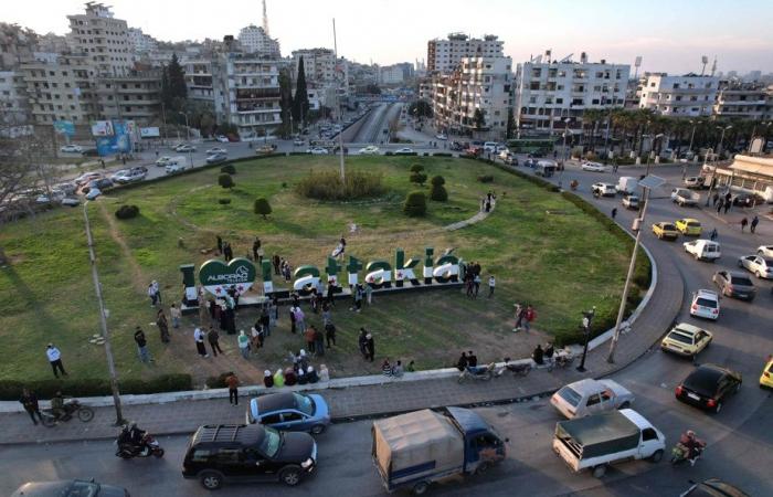 Video of an attack on a sanctuary | Thousands of Alawite Syrians in the streets, one protester shot dead