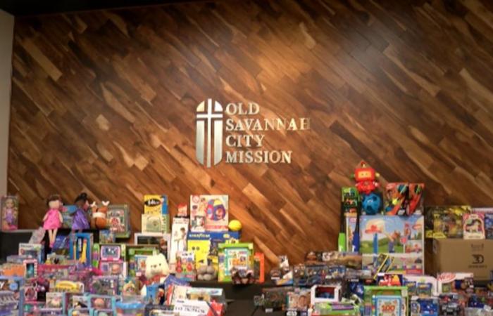 Old Savannah City Mission gives away meals and toys on Christmas Day