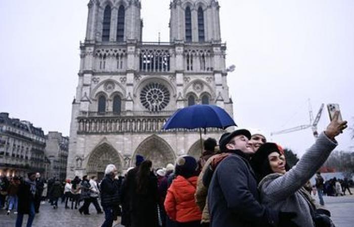 IN PICTURES. Thousands of people gathered at Notre-Dame de Paris for the first Christmas masses since the reopening of the cathedral