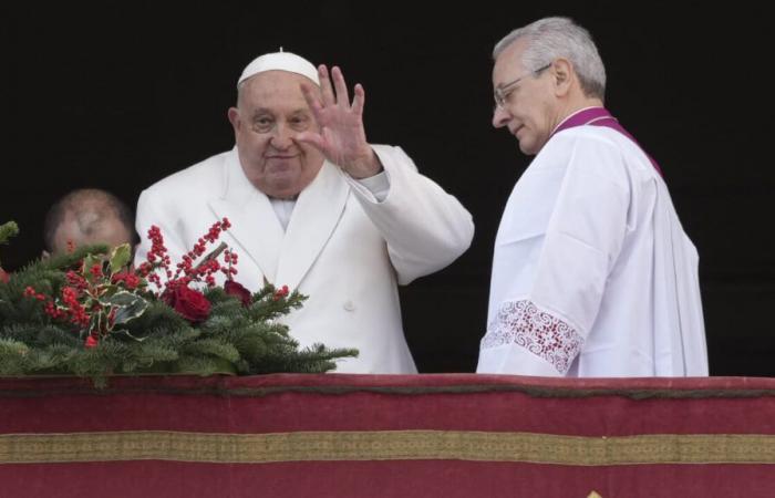 “Cease fire in Gaza.” Then the Urbi et Orbi blessing