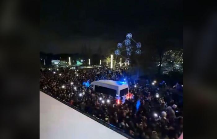 Illegal fireworks and “stoned bus”: a happening by the two influencers IbraTV and HMI degenerates in Brussels