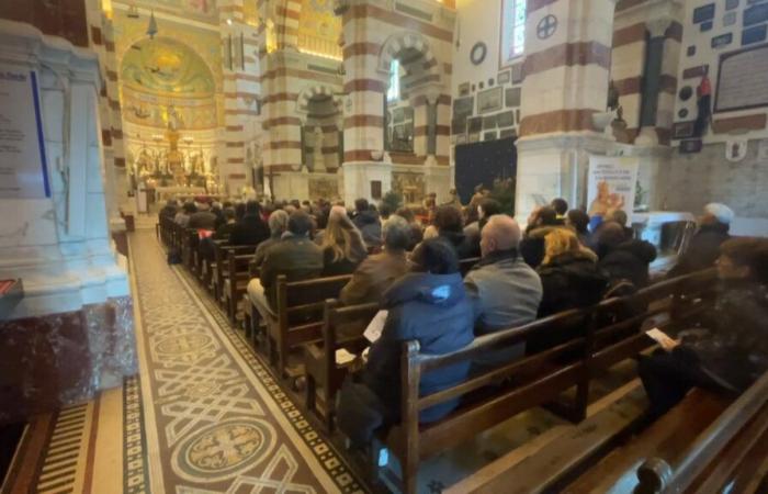 many faithful at Christmas masses at Notre-Dame de la Garde